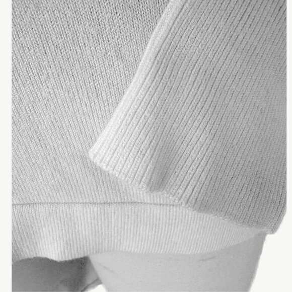 [UEC] Daily Sports White V-Neck Sweater | Small - Picture 3 of 7